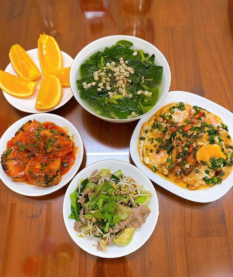 Loạt mâm cơm nấu vội thế mà vừa thơm ngon lại cực kỳ đẹp mắt-14