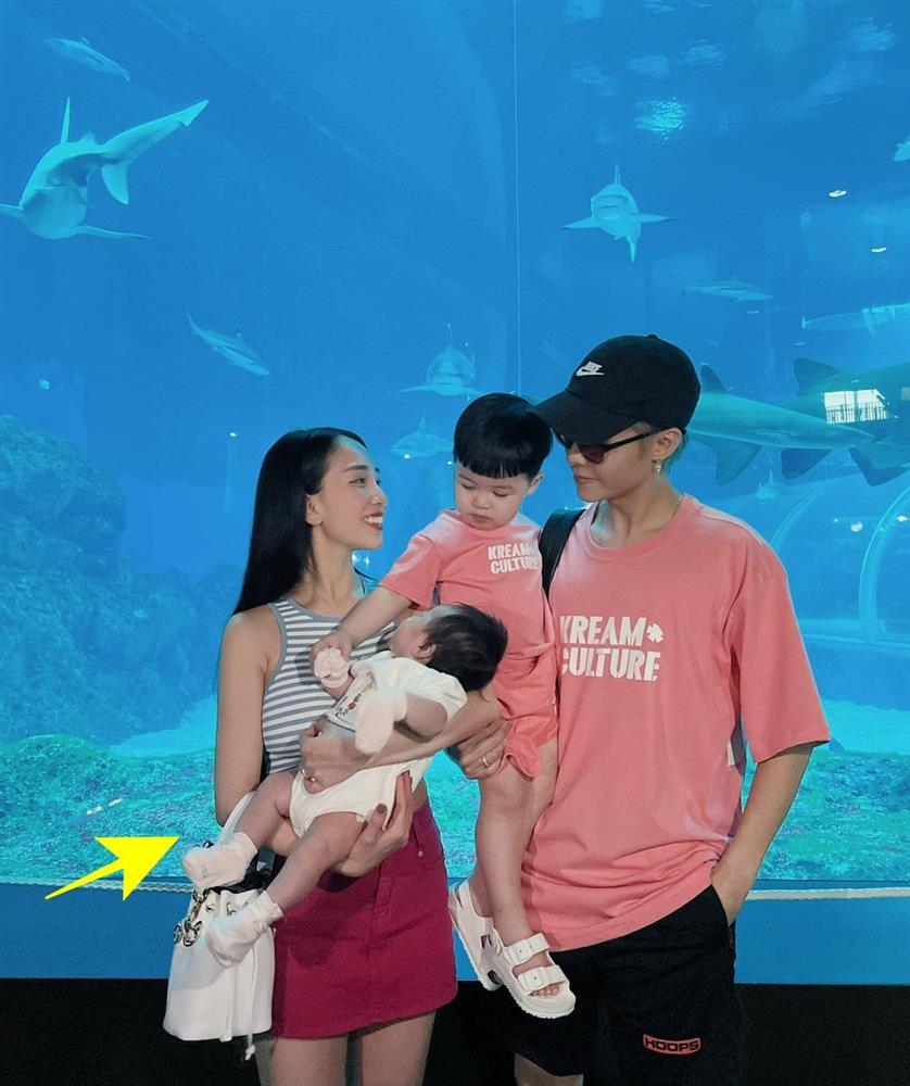 Cháu ngoại Minh Nhựa lộ diện bụ bẫm, sống chuẩn rich kid nhí-2