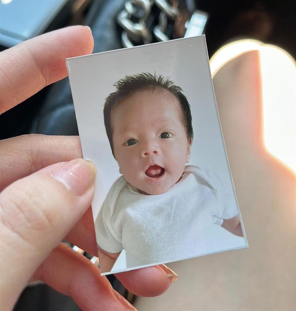 Cháu ngoại Minh Nhựa lộ diện bụ bẫm, sống chuẩn rich kid nhí-3