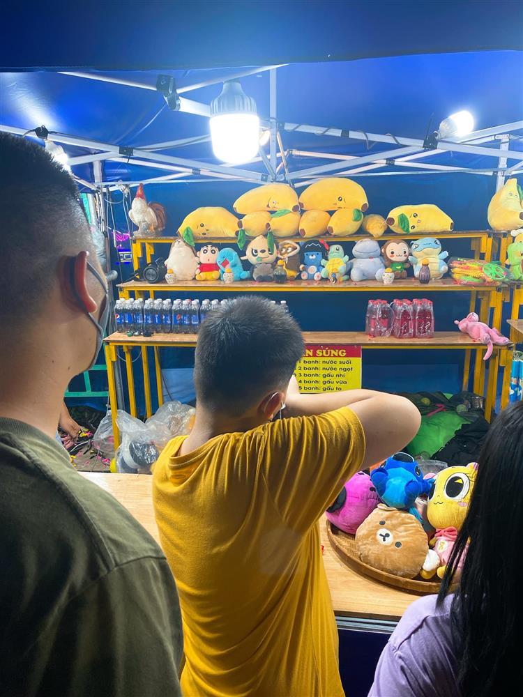 Chồng trẻ thể hiện tình cảm với con riêng Lê Phương ra sao?-9