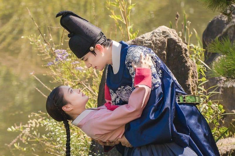 Những cặp đôi tưởng không hay cuối cùng lại hay không tưởng-6