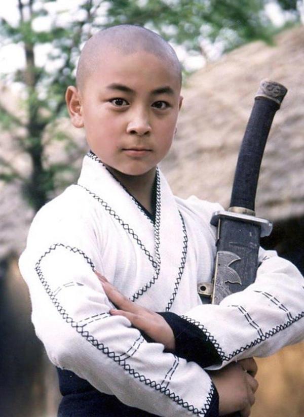 Thích Tiểu Long tuổi 34: Hạnh phúc bên vợ đẹp con xinh-2