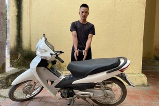 Sáng ra tù, trưa đi trộm xe máy