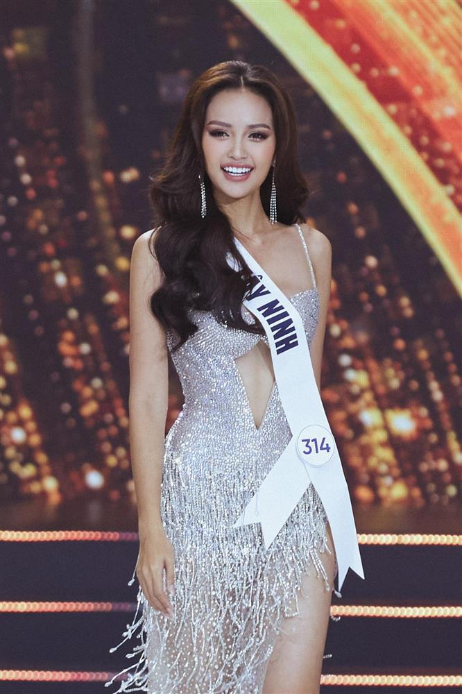 Body Ngọc Châu lúc đăng quang gợi nhớ cực phẩm Miss Universe-15
