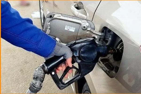 Sau nhiều ngày tăng sốc, giá xăng chiều nay giảm 110 - 410 đồng/lít-2