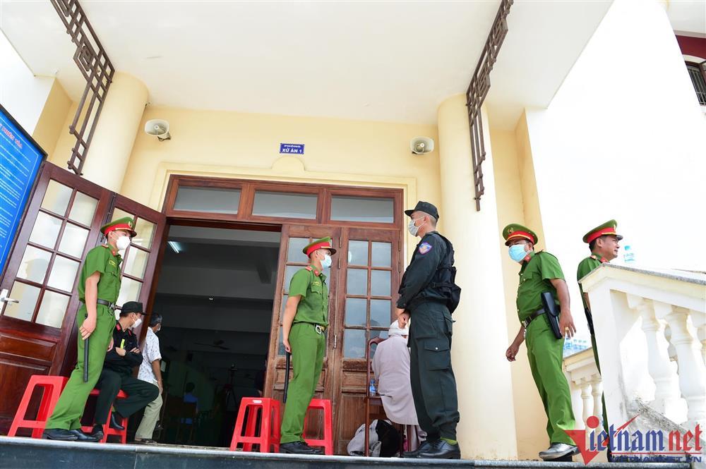 Hoãn phiên tòa xử ông Lê Tùng Vân và nhóm người ở Tịnh thất Bồng Lai-6