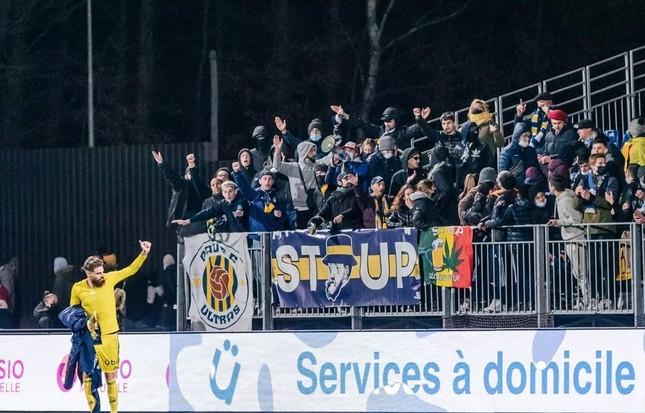 Giá vé xem Quang Hải thi đấu tại Pau FC là bao nhiêu?-1