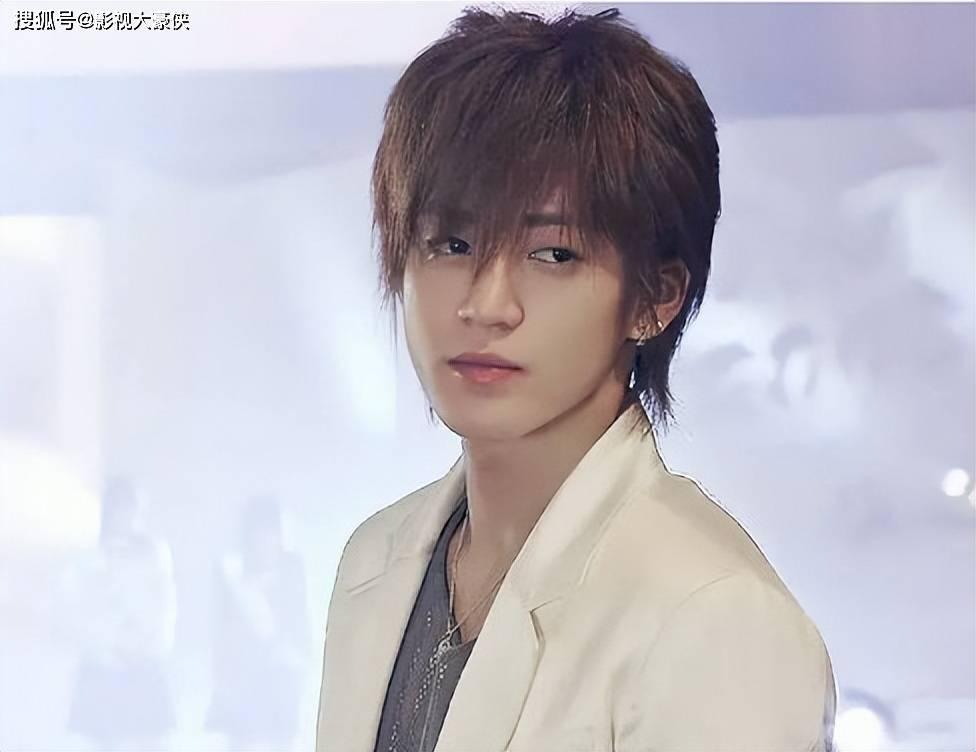 Mỹ nam Vườn Sao Băng lộ ảnh lõa lồ trong quán karaoke-3