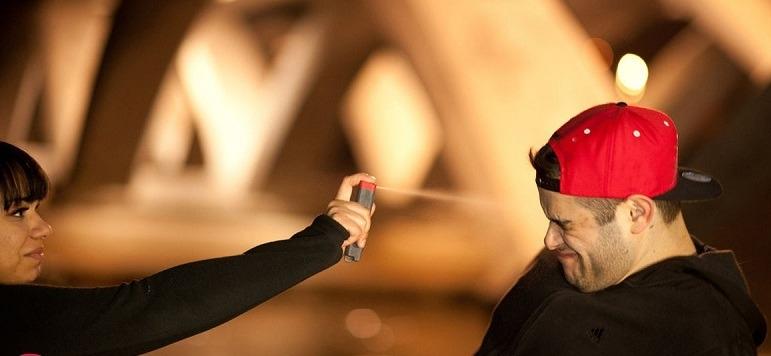 Bị biến thái gửi ảnh dụ tình, cô gái dọa chỉ 1 lần mà hắn sợ cả 1 đời-4