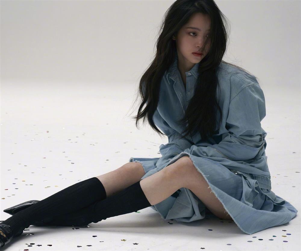 Style ngày càng gợi cảm, phóng khoáng của Âu Dương Na Na-3