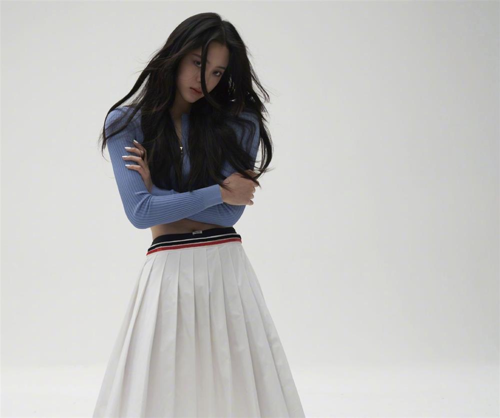 Style ngày càng gợi cảm, phóng khoáng của Âu Dương Na Na-7