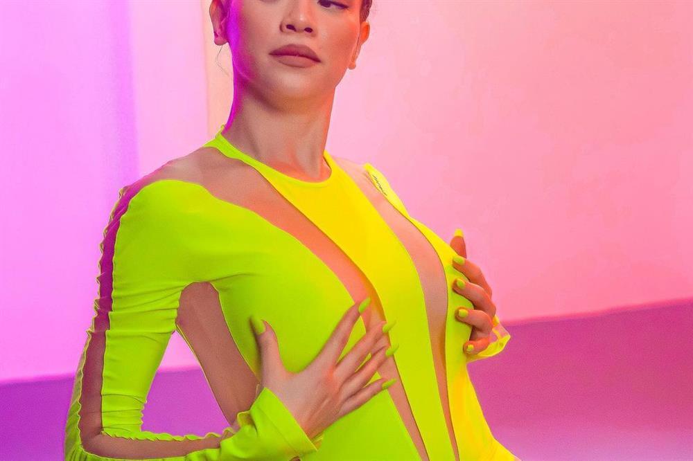 Hồ Ngọc Hà mặc jumpsuit khoét hiểm vùng nhạy cảm gây thót tim-3