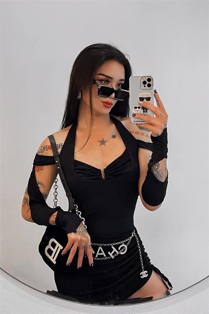 BB Trần khiến gái Thái khóc thét với outfit siêu ngắn, siêu hở-6