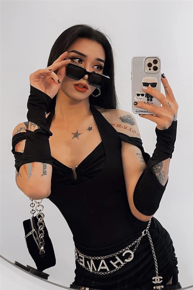 BB Trần khiến gái Thái khóc thét với outfit siêu ngắn, siêu hở-7