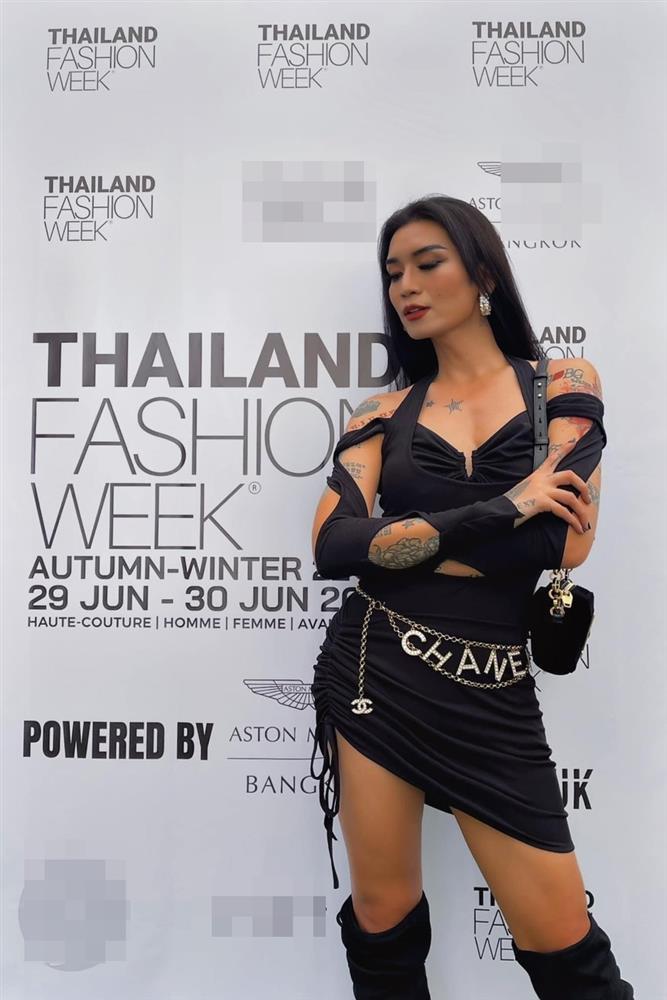 BB Trần khiến gái Thái khóc thét với outfit siêu ngắn, siêu hở-2