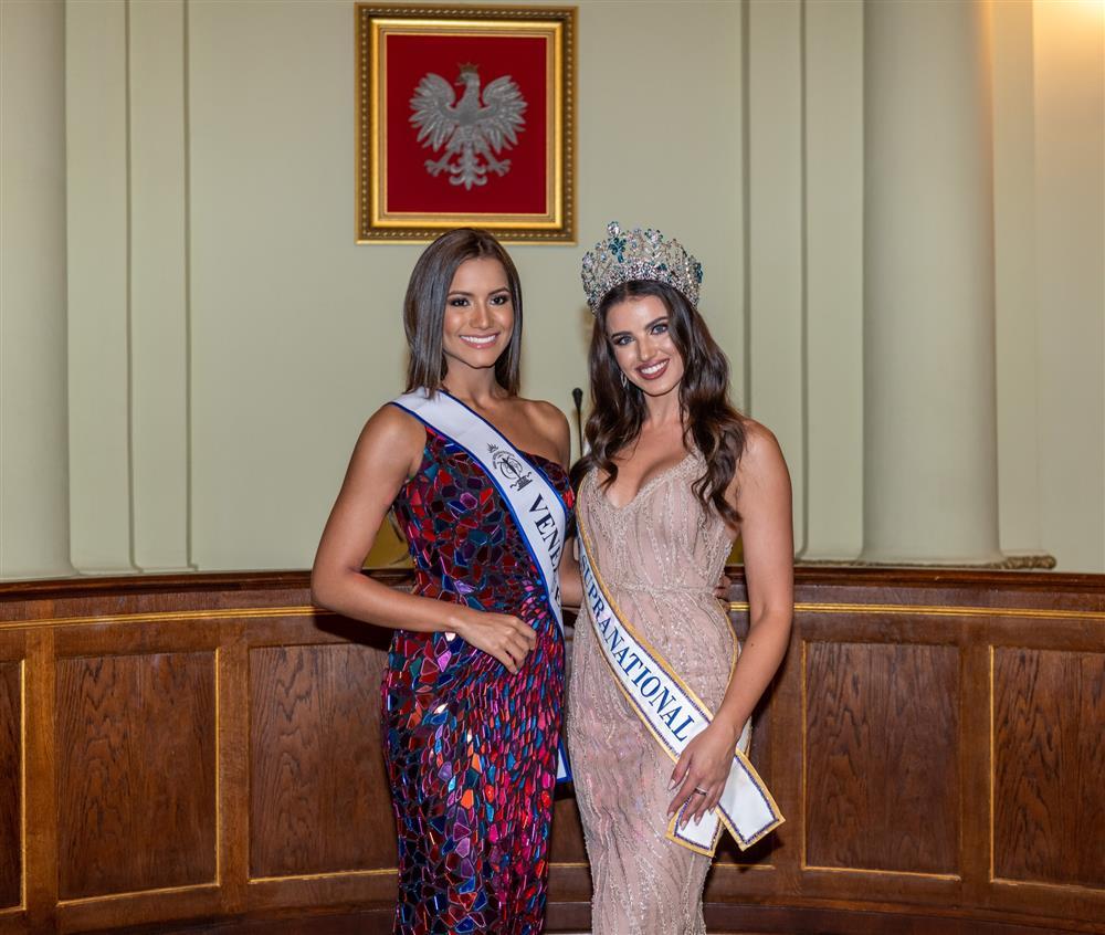 Kim Duyên bị hại vẫn sáng, ứng viên vương miện xu cà na-7