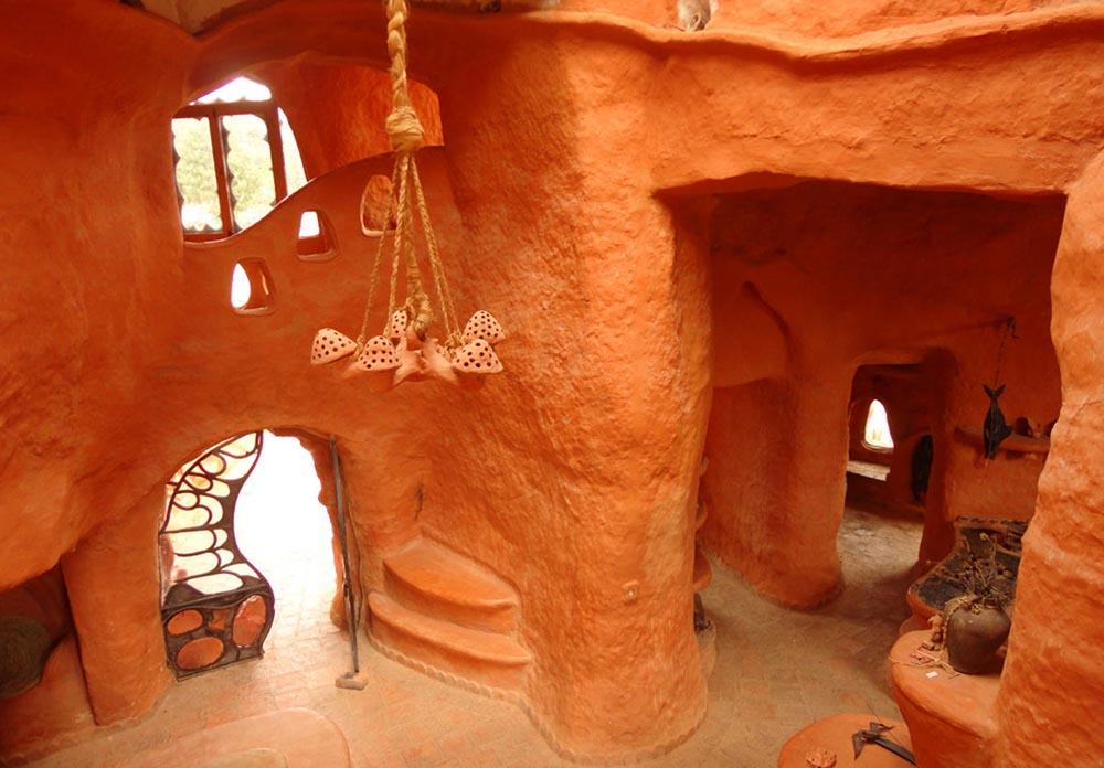 Ngôi nhà gốm kỳ dị toàn sử dụng đồ tái chế-3