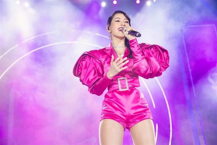 Bảo Thy diễn nhạc dance ầm ầm, netizen tưởng Chi Pu-3