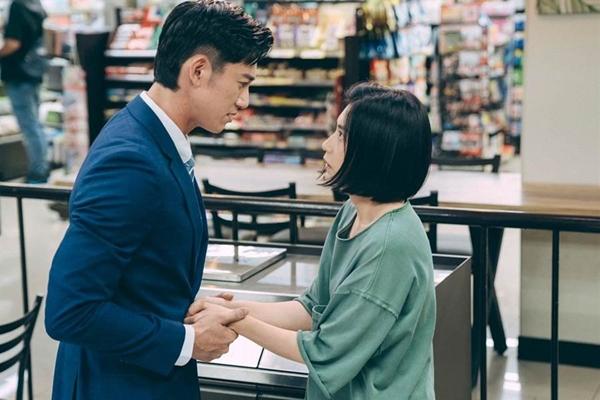 Cảnh nóng với trai đẹp kém 8 tuổi của Giả Tịnh Văn bị ném đá vì 1 chi tiết sốc-3