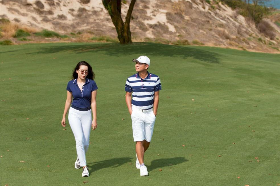 Golf không chỉ tăng cường sức khỏe (đi bộ nhiều), mà mục còn rèn tinh thần, sự kiên nhẫn và chính xác. Ngoài ra, bộ môn này còn gắn liền với thiên nhiên, giúp cô lấy lại năng lượng sau thời gian dài bận rộn.