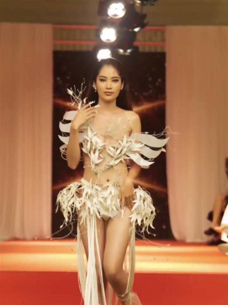 Nam Anh diện trang phục lộ thiên vòng 3 sau khi trượt Top 10 Hoa hậu-4