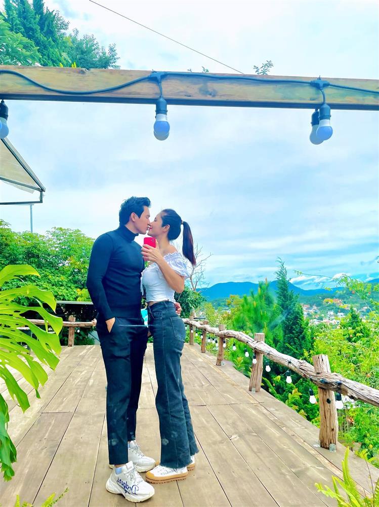 Tin showbiz Việt ngày 1/7: Tình cũ Trấn Thành ở hẳn Việt Nam-8