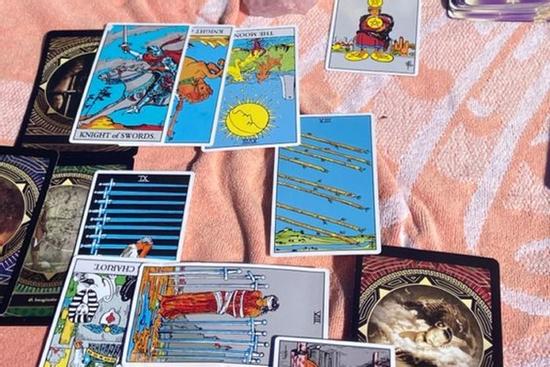 Bói bài Tarot tuần từ 4/7 đến 10/7/2022: Xung đột gia đình