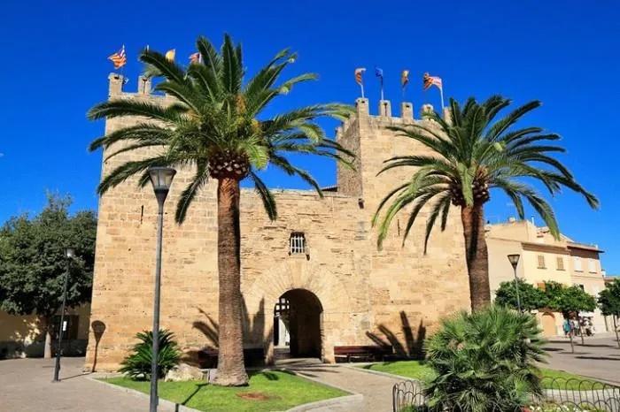 Đảo Mallorca của Tây Ban Nha có gì mà hấp dẫn giới nhà giàu đến vậy?-2