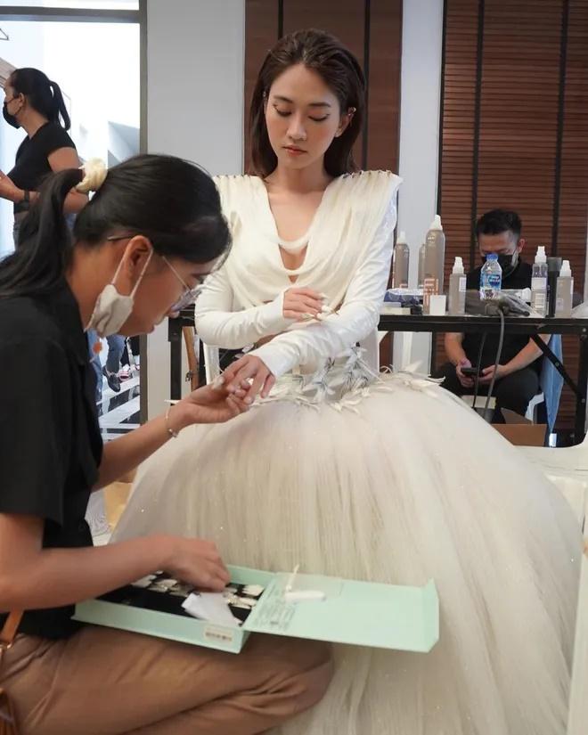 Lê Bống được khen khi trình diễn thời trang tại Thailand Fashion Week-1
