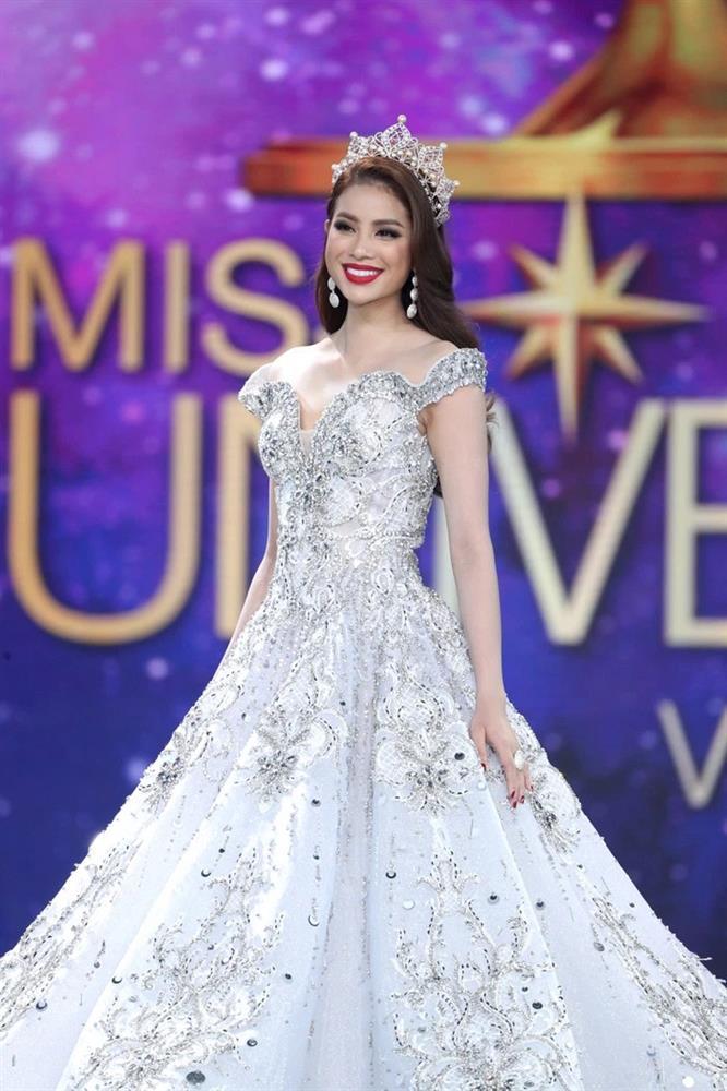 4 hoa hậu final walk: Phạm Hương tranh cãi, Khánh Vân tinh tế-6