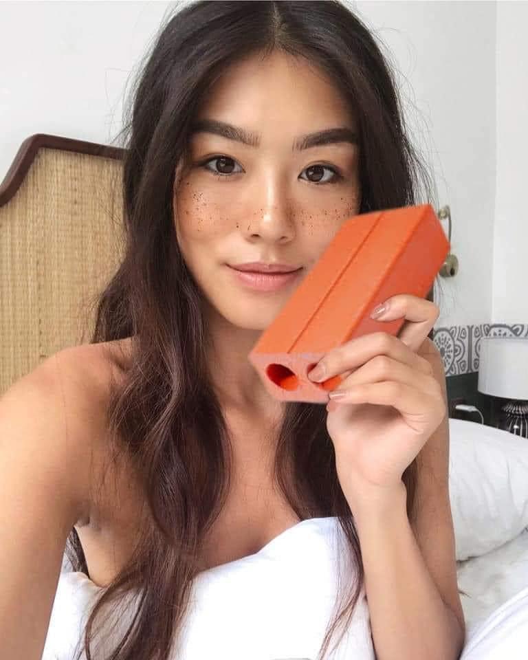 Hú hồn loạt ảnh cầm gạch, vác kiếm của Á hậu Thảo Nhi Lê-12