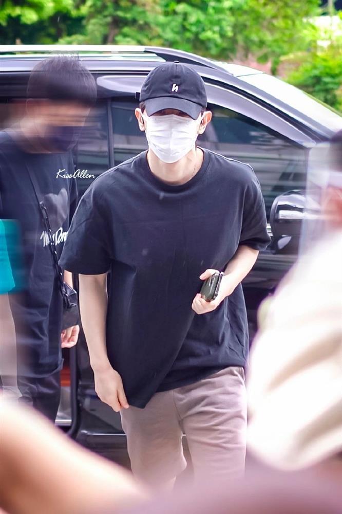 Đặng Luân chật vật đền hợp đồng sau bê bối trốn thuế-1