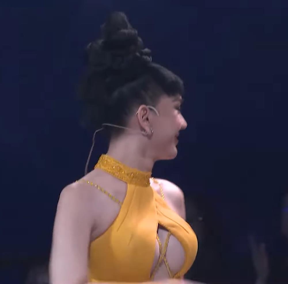 Lâm Khánh Chi xuất hiện ô dề, lu mờ nữ chính Người Ấy Là Ai-2