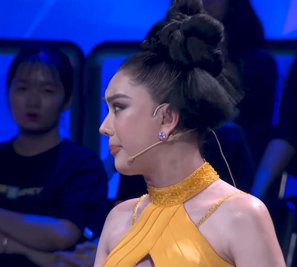 Lâm Khánh Chi xuất hiện ô dề, lu mờ nữ chính Người Ấy Là Ai-5