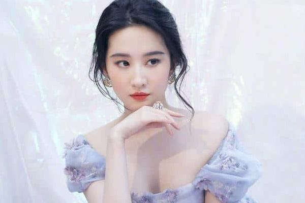 Lưu Diệc Phi, Angela Baby bị dìm hàng thậm tệ khi đang ngủ-13