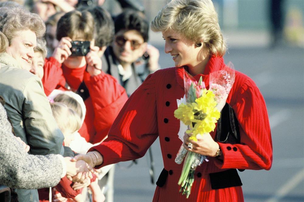5 lần Công nương Diana phá vỡ quy tắc thời trang hoàng gia-4