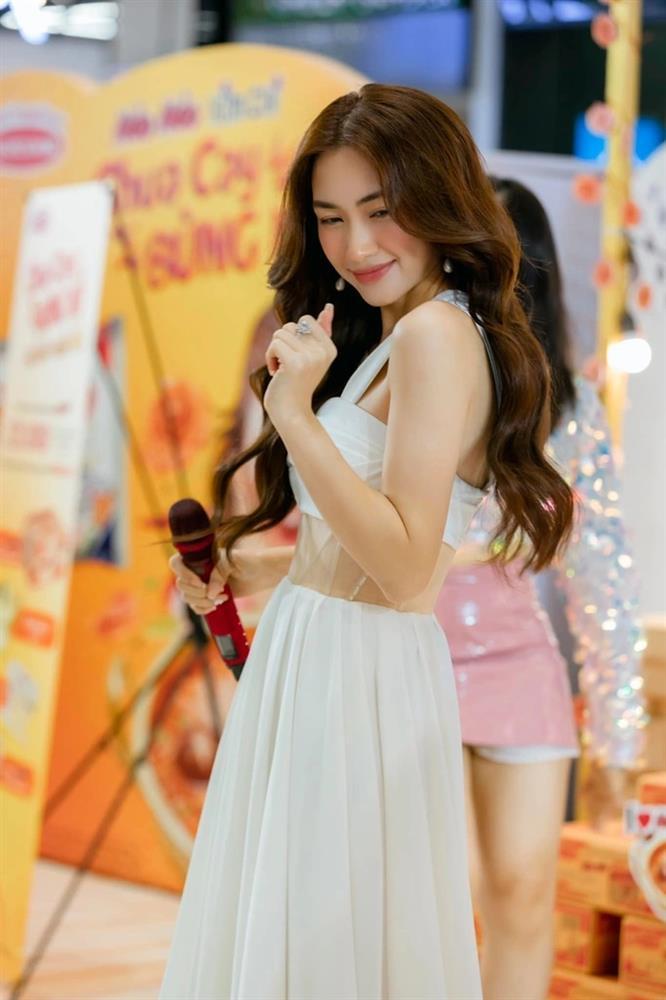 Hòa Minzy bung móng tay, bắt khán giả góp tiền trả: Chuyện gì đây?-2