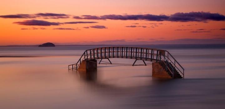 Cây cầu nổi giữa hư không huyền ảo như cảnh sắc thiên đường-5