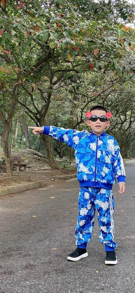 Con trai Hiệp Gà càng lớn càng giống bố y đúc, là cây hài trong nhà-5