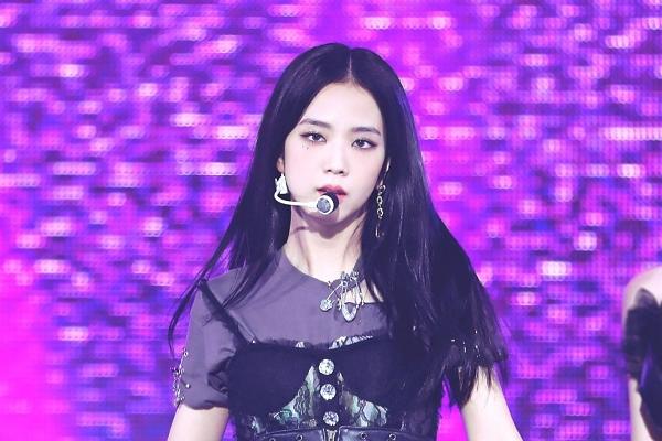 Ám chỉ Jisoo bất tài nhất BLACKPINK, tạp chí nổi tiếng bị yêu cầu xin lỗi-4