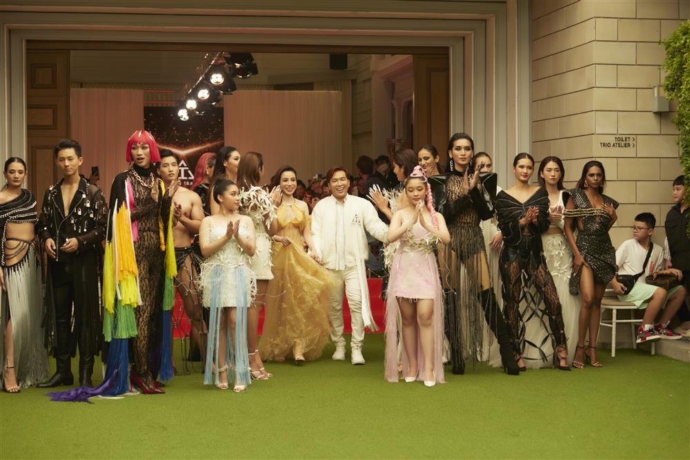 BB Trần, Hải Triều như người khổng lồ trên sàn diễn thời trang-2