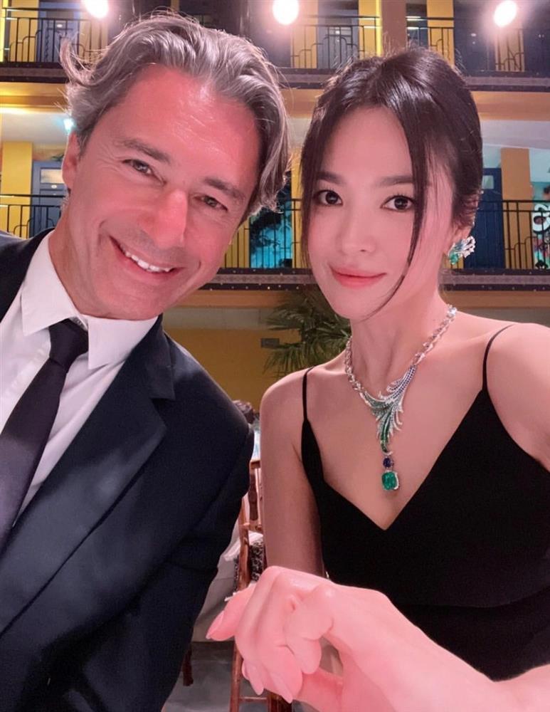 Song Hye Kyo khoe sắc vóc đỉnh chóp tuổi 41 ở sự kiện cao cấp-5