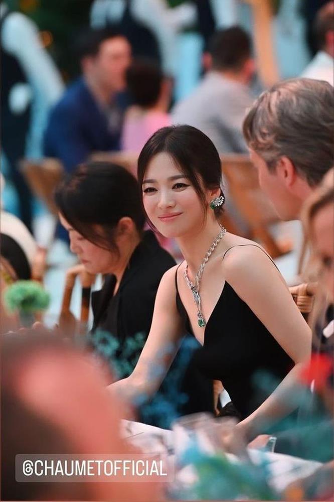 Song Hye Kyo khoe sắc vóc đỉnh chóp tuổi 41 ở sự kiện cao cấp-4