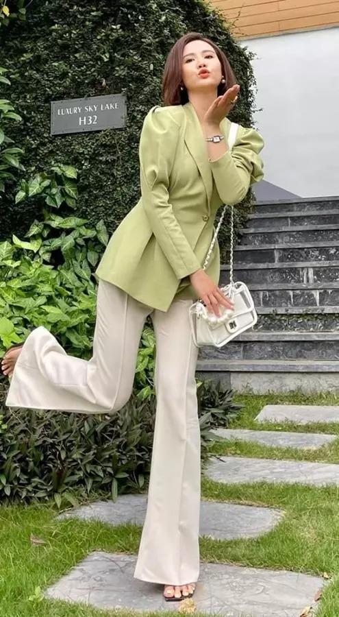 4 mẹo mix đồ với quần ống loe từ Huyền Lizzie Thương Ngày Nắng Về-8