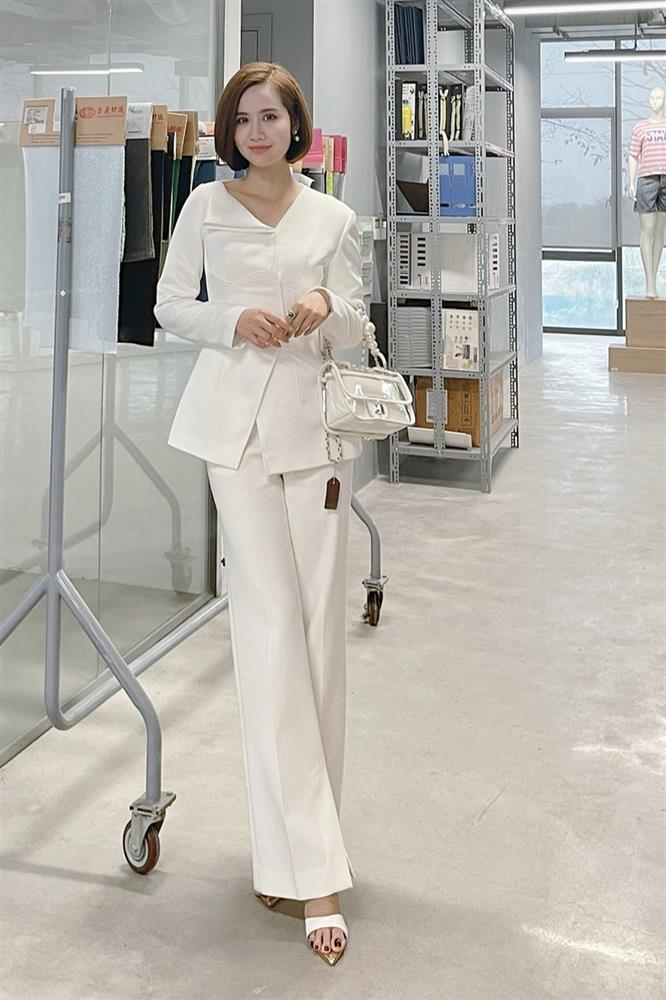 4 mẹo mix đồ với quần ống loe từ Huyền Lizzie Thương Ngày Nắng Về-9