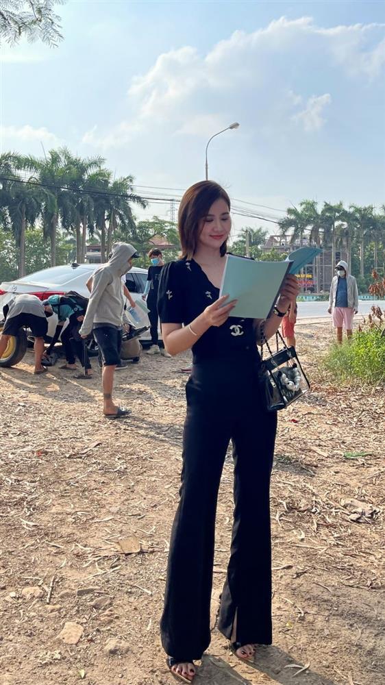 4 mẹo mix đồ với quần ống loe từ Huyền Lizzie Thương Ngày Nắng Về-6