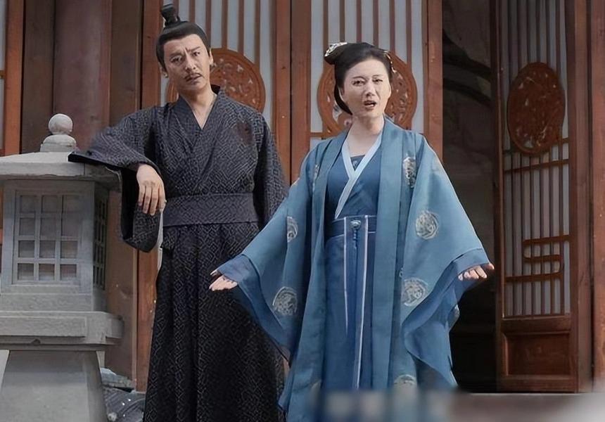 Phim có Triệu Lộ Tư bị chỉ trích trang phục-1