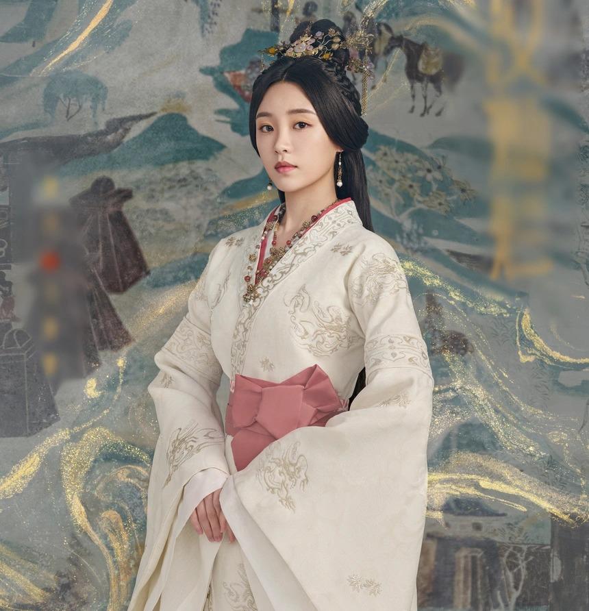 Phim có Triệu Lộ Tư bị chỉ trích trang phục-3
