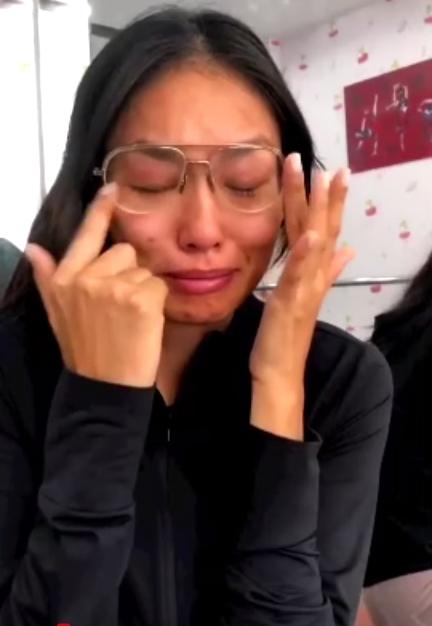 Tá hỏa mặt mộc Á hậu Thảo Nhi Lê khi đi thử đồ-9