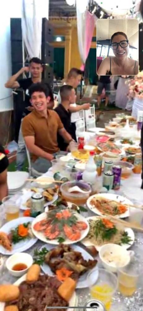 Thủ môn Lê Văn Trường làm đám cưới, loạt tuyển thủ phá cỗ-4